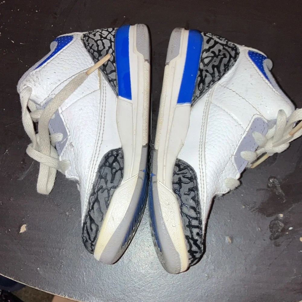 Kids Air Jordan’s size 9 c - Picture 4 of 5